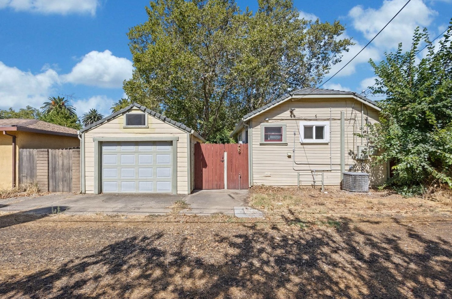 4425 54th St, Sacramento CA  95820-4142 exterior