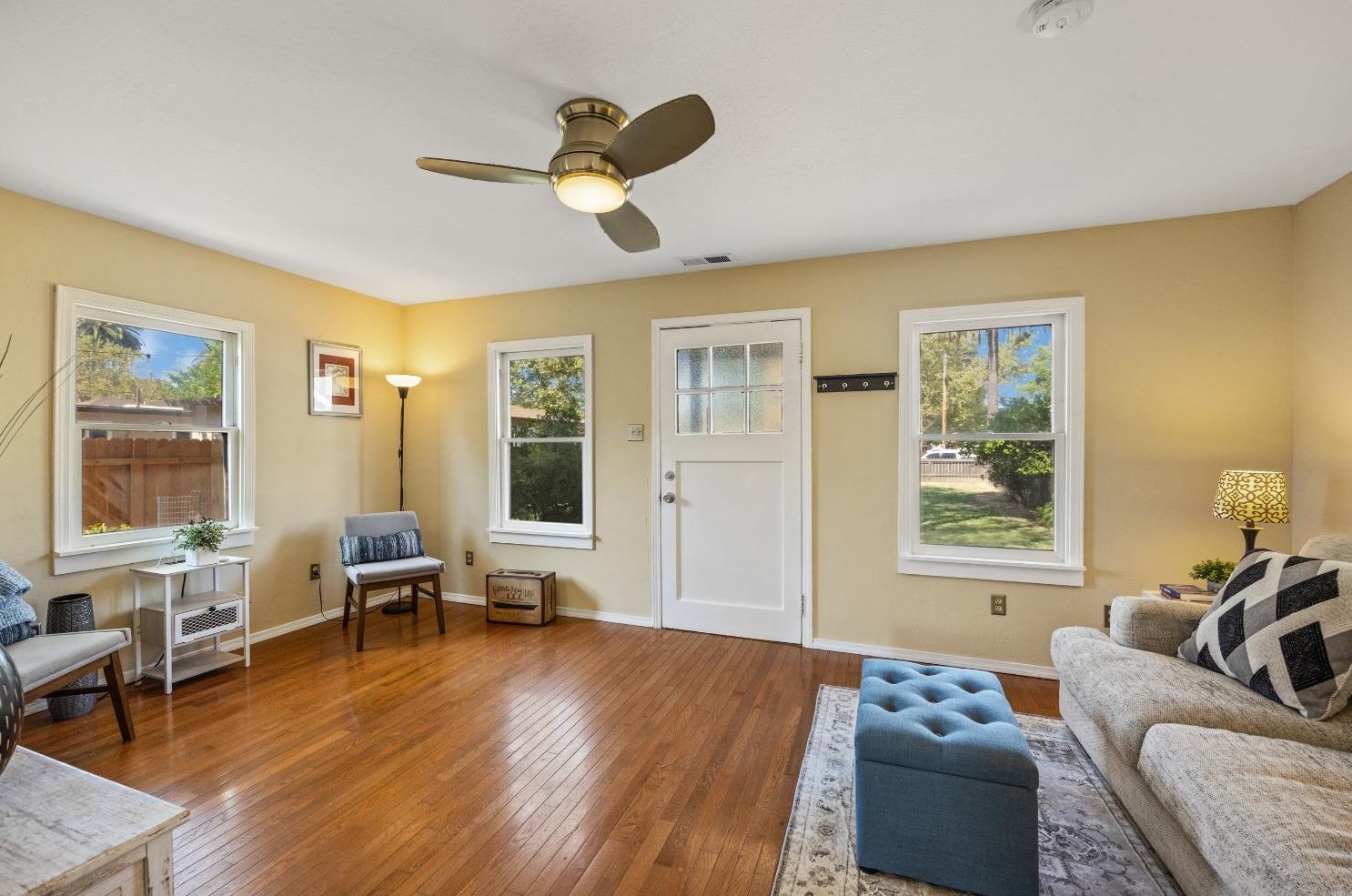4425 54th St, Sacramento CA  95820-4142 exterior
