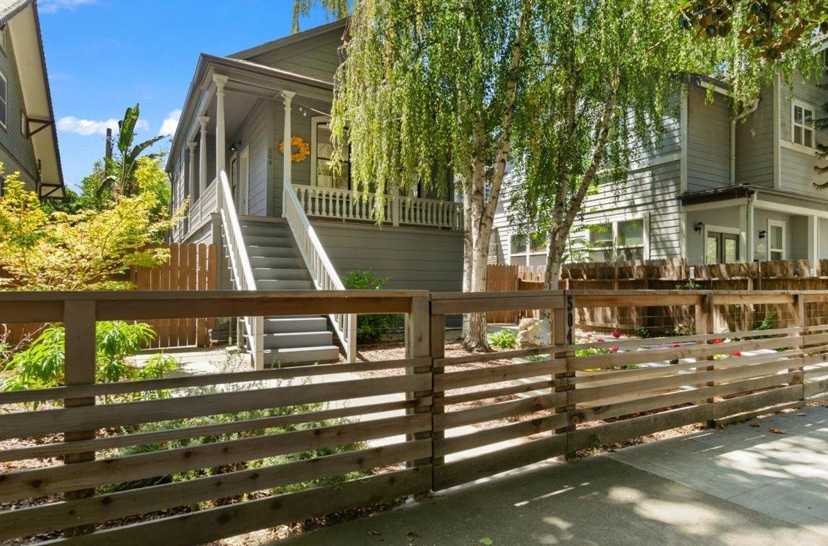 504 T St, Sacramento CA  95811-6916 exterior