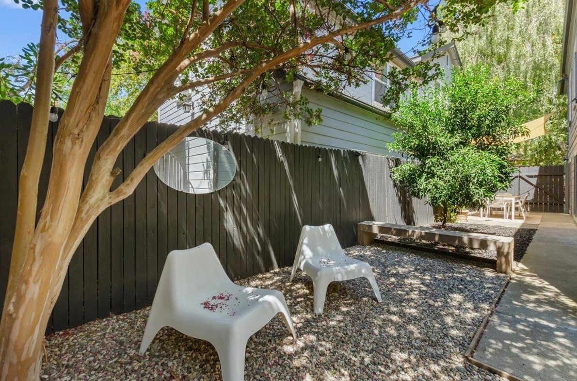 504 T St, Sacramento CA  95811-6916 exterior