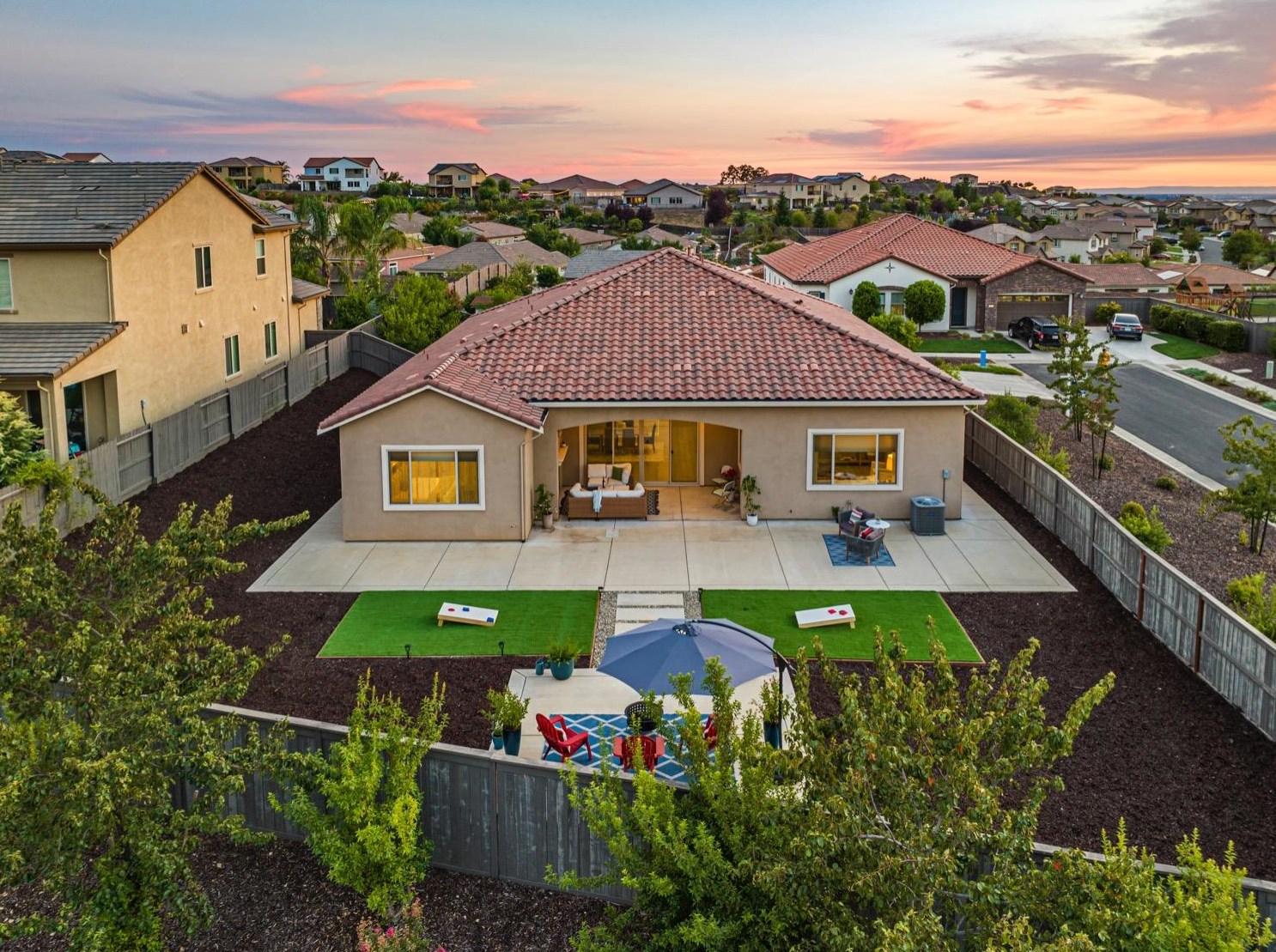 401 Canyon Brook Ct, Folsom, CA 95762