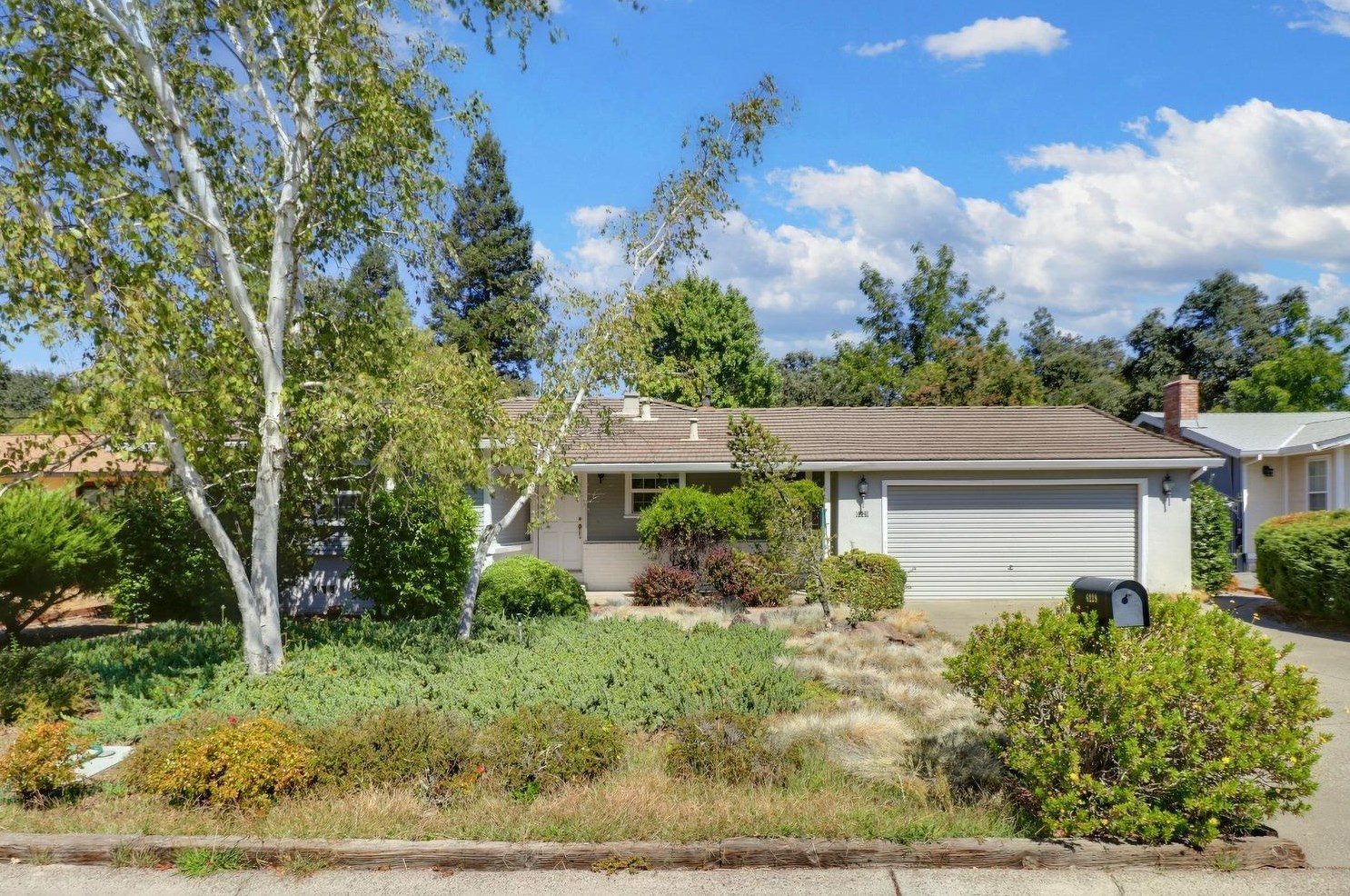 6229 Kiernan Dr, Carmichael, CA 95608