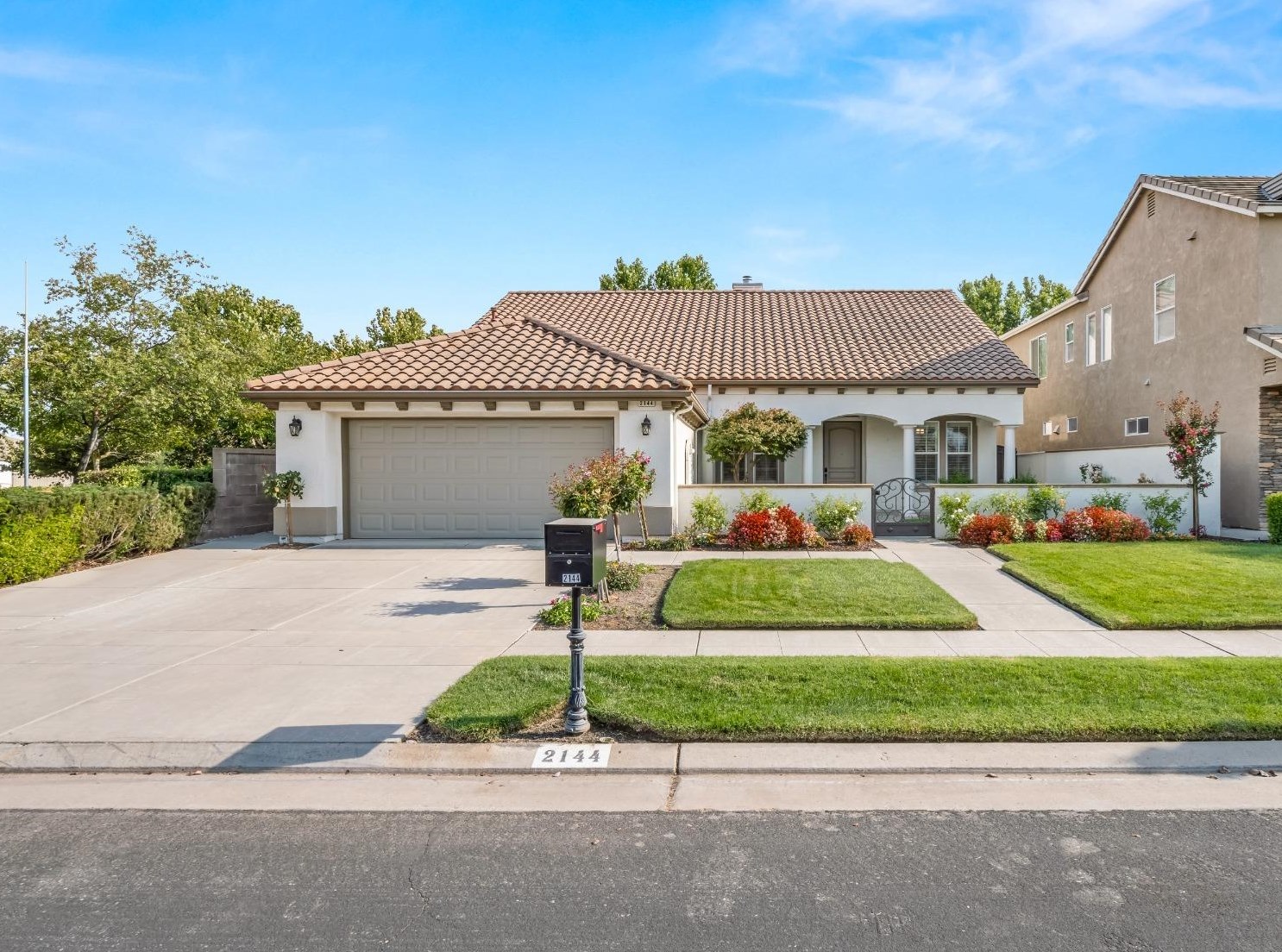2144 Lester Ave, Clovis, CA 93619