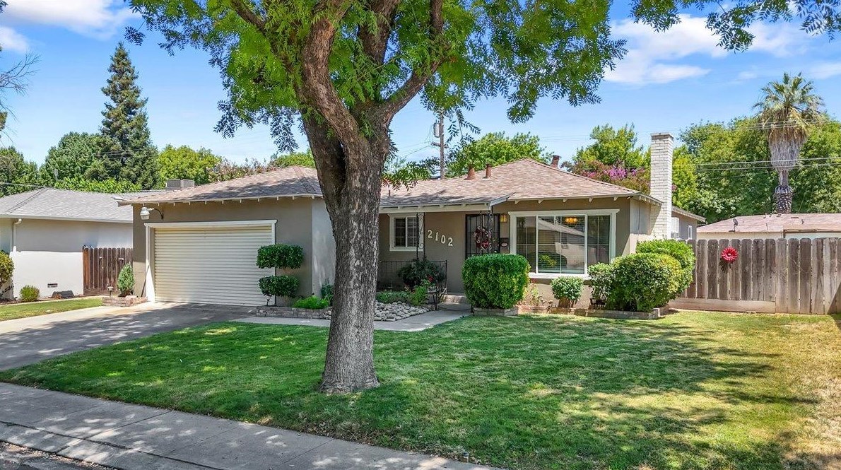 2102 Geneva Dr, Modesto, CA 95350