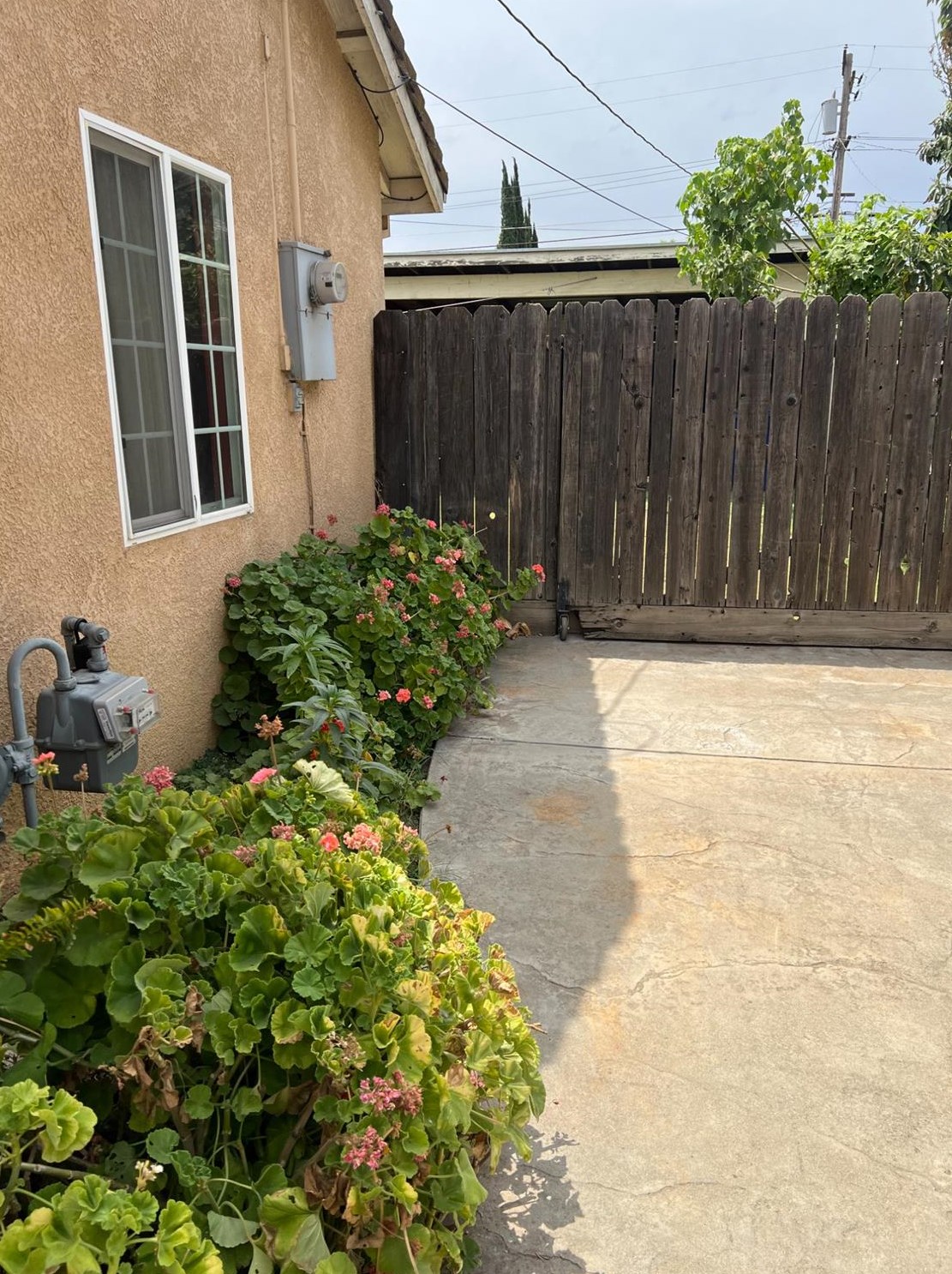 621 Thrasher Ave, Modesto, CA 95354