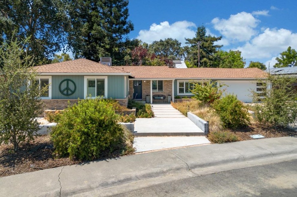 208 Maedell Way, Woodland, CA 95695-4623