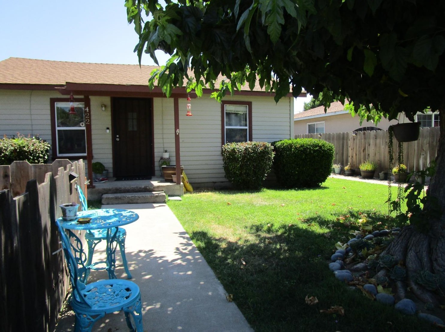 422 S Locust Ave, Ripon, CA 95366