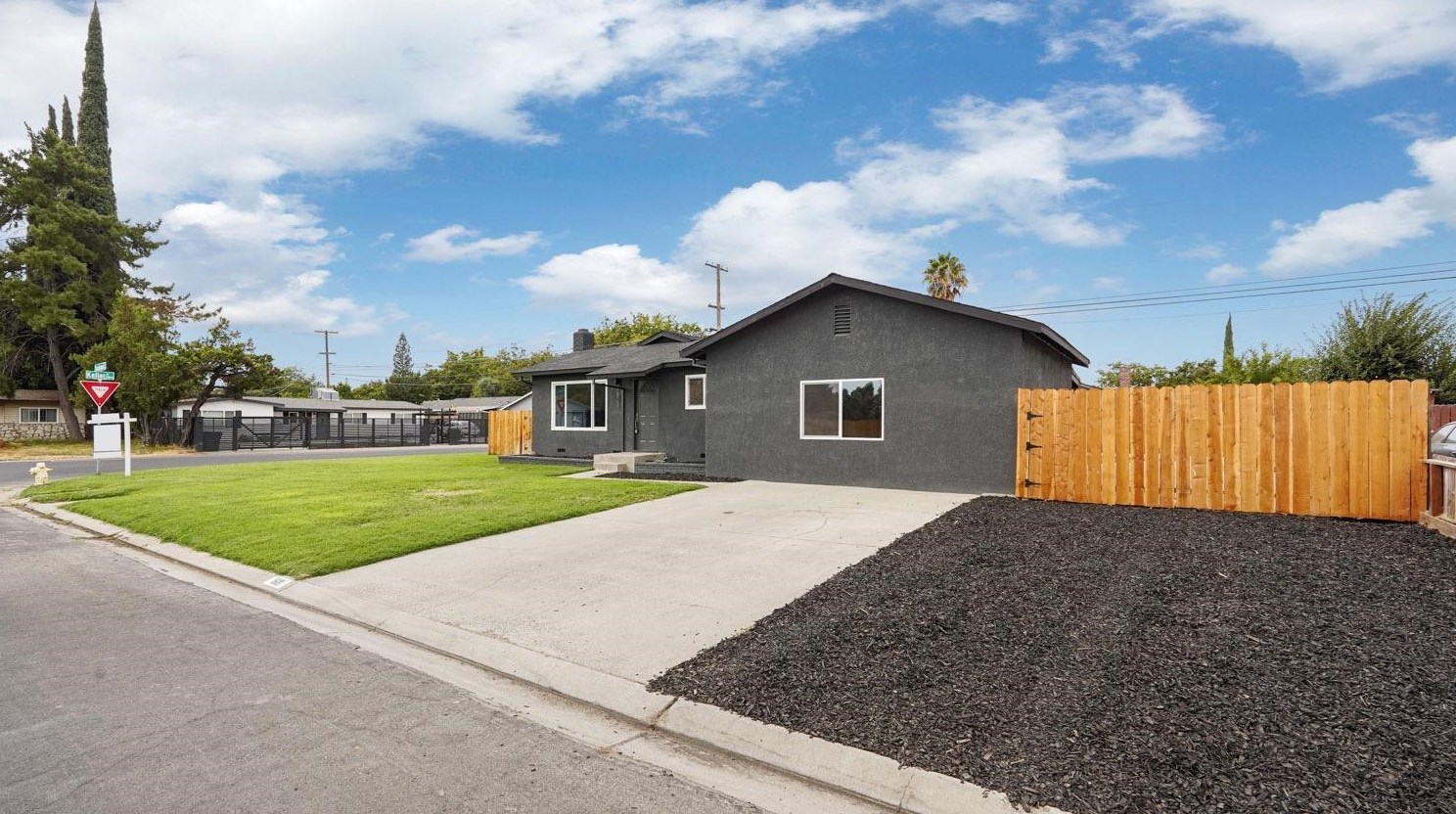 1601 Couchman Ln, Modesto, CA 95355