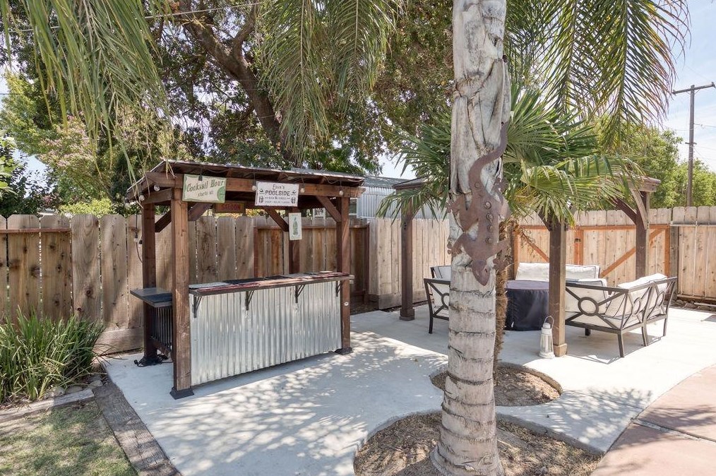 1002 Mount Vernon Dr, Modesto, CA 95350-3034