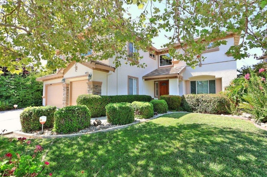 3233 Lake Terrace Dr, Elk Grove, CA 95758