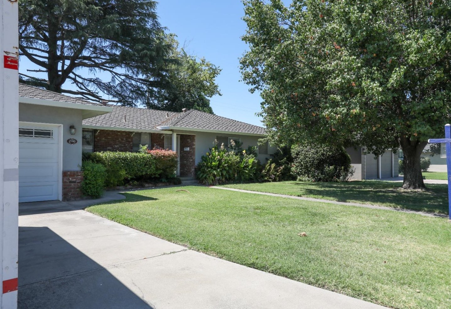 2590 El Camino Dr, Turlock, CA 95380