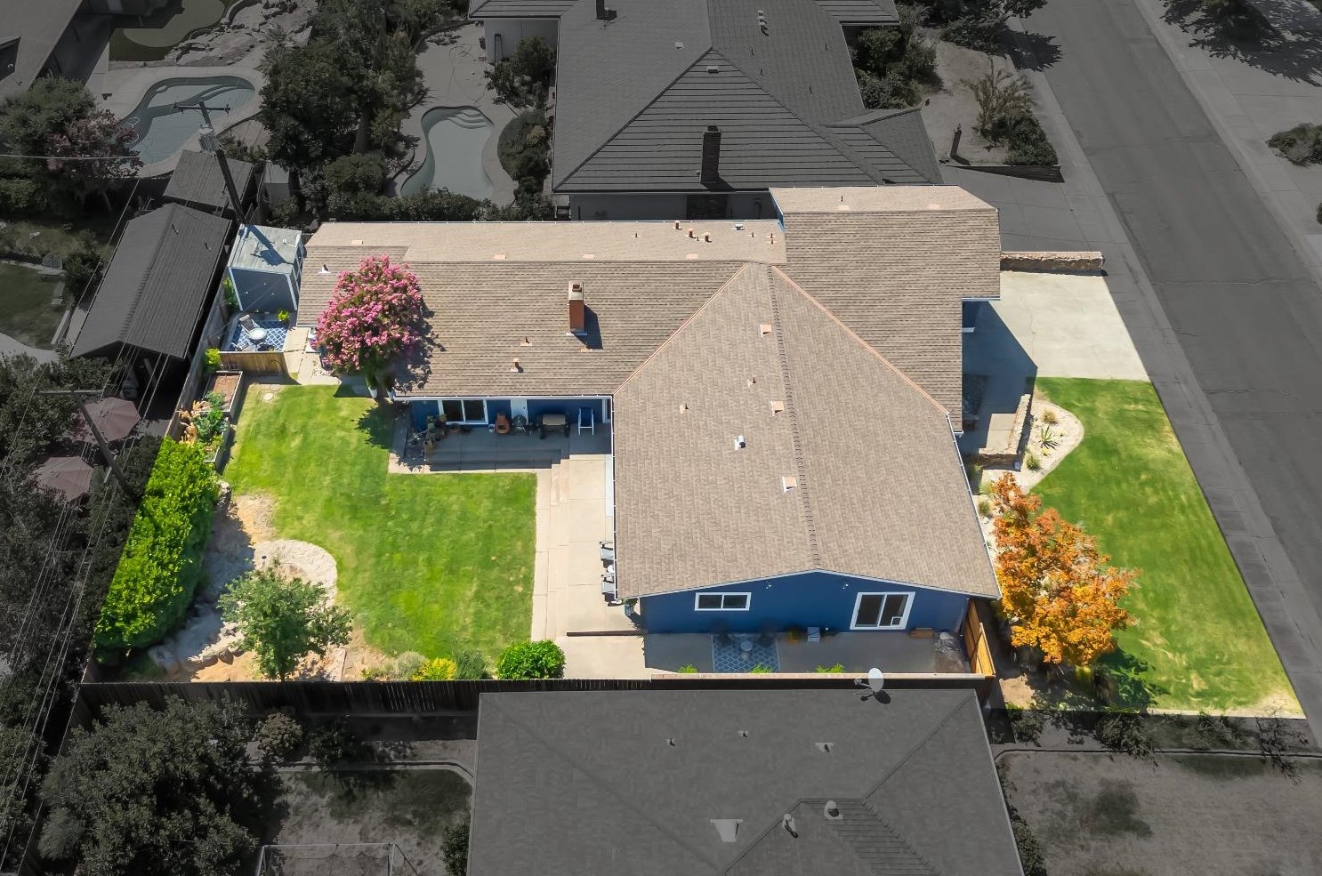 1224 41st Ave, Sacramento CA  95822-2943 exterior