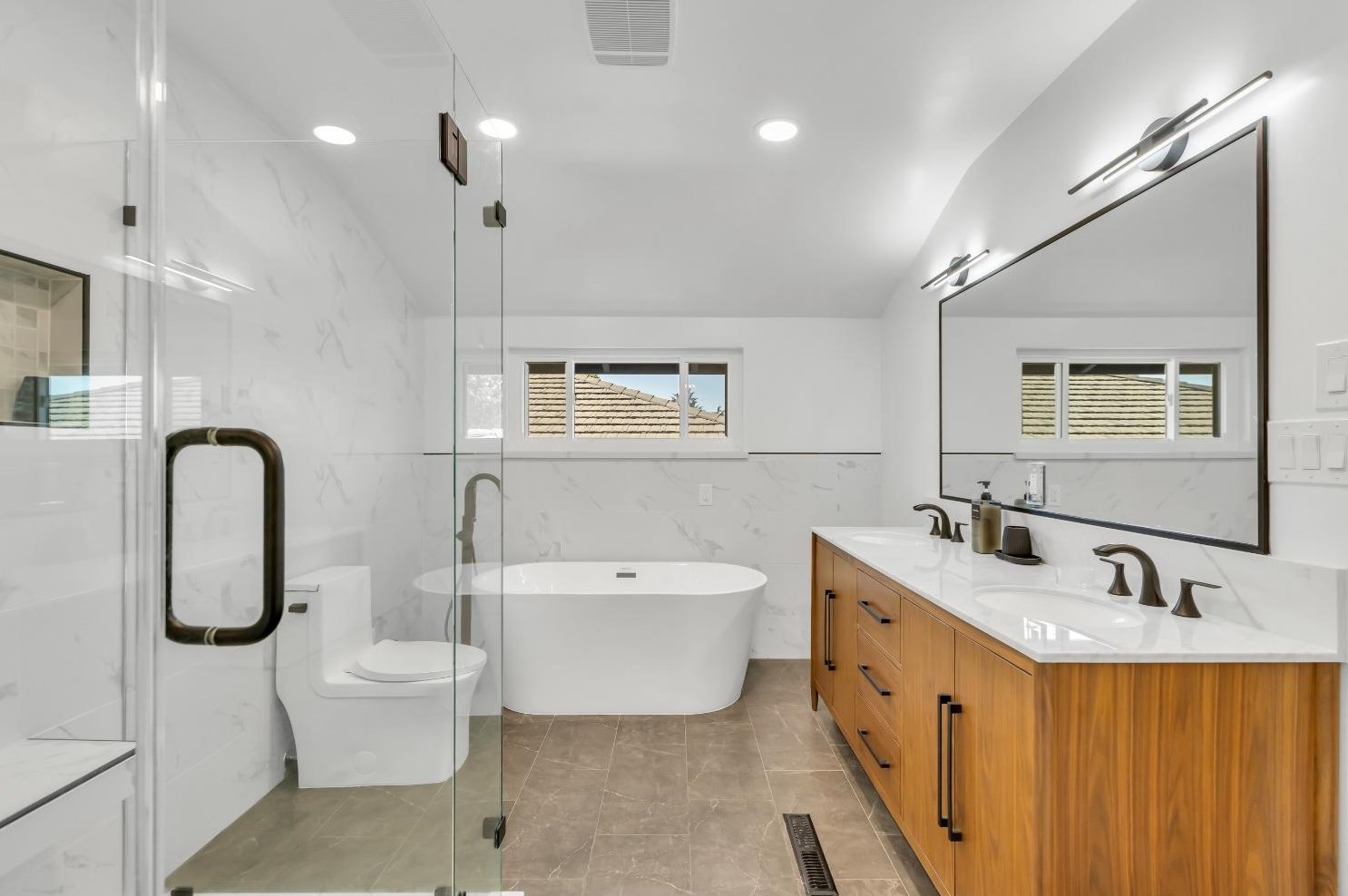 1224 41st Ave, Sacramento CA  95822-2943 exterior