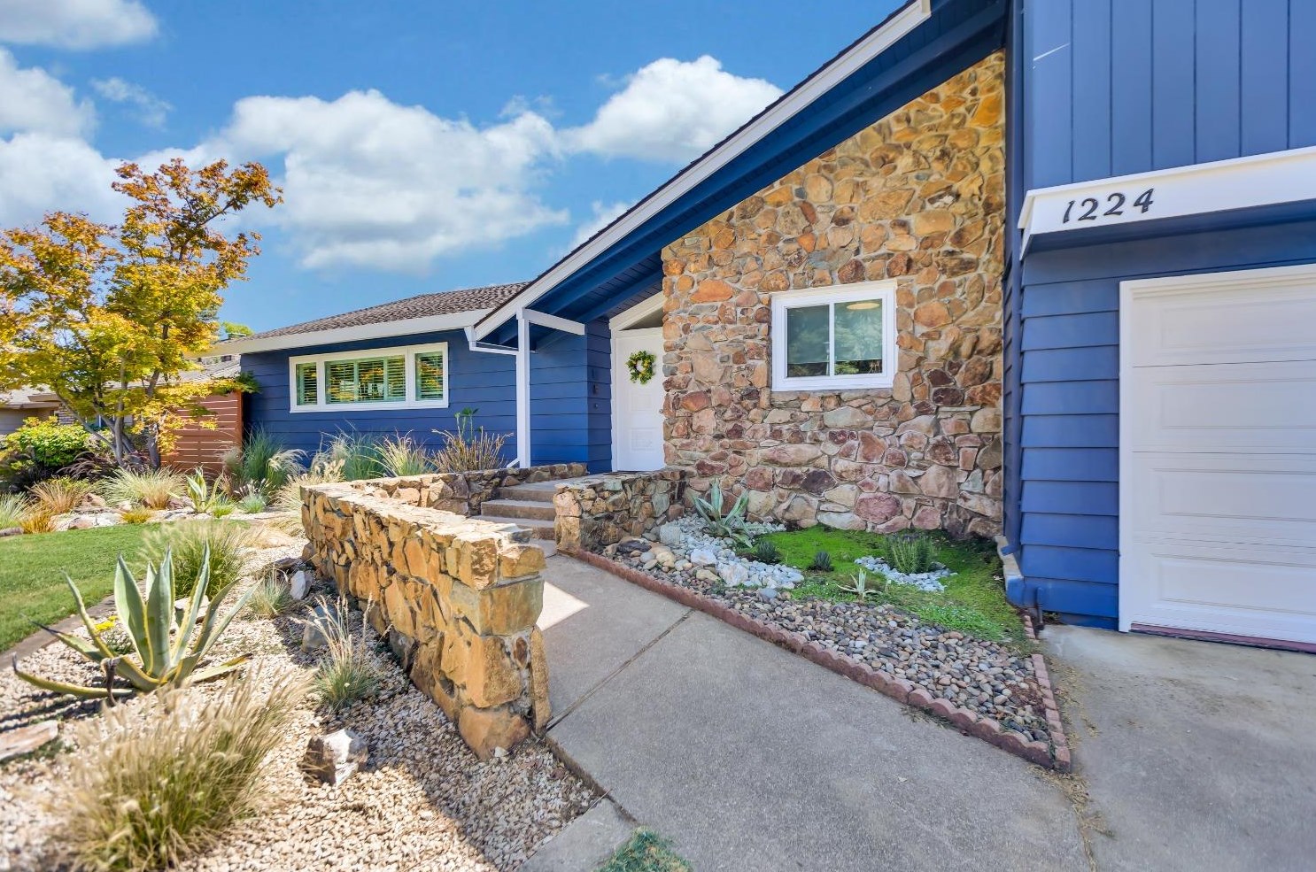1224 41st Ave, Sacramento CA  95822-2943 exterior