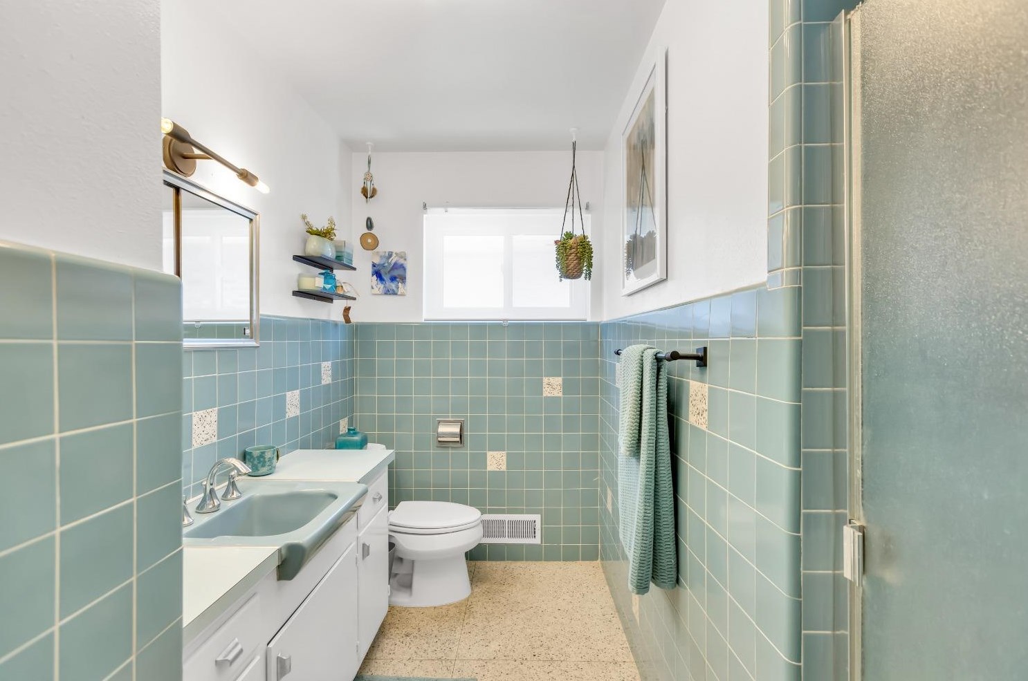 1224 41st Ave, Sacramento CA  95822-2943 exterior