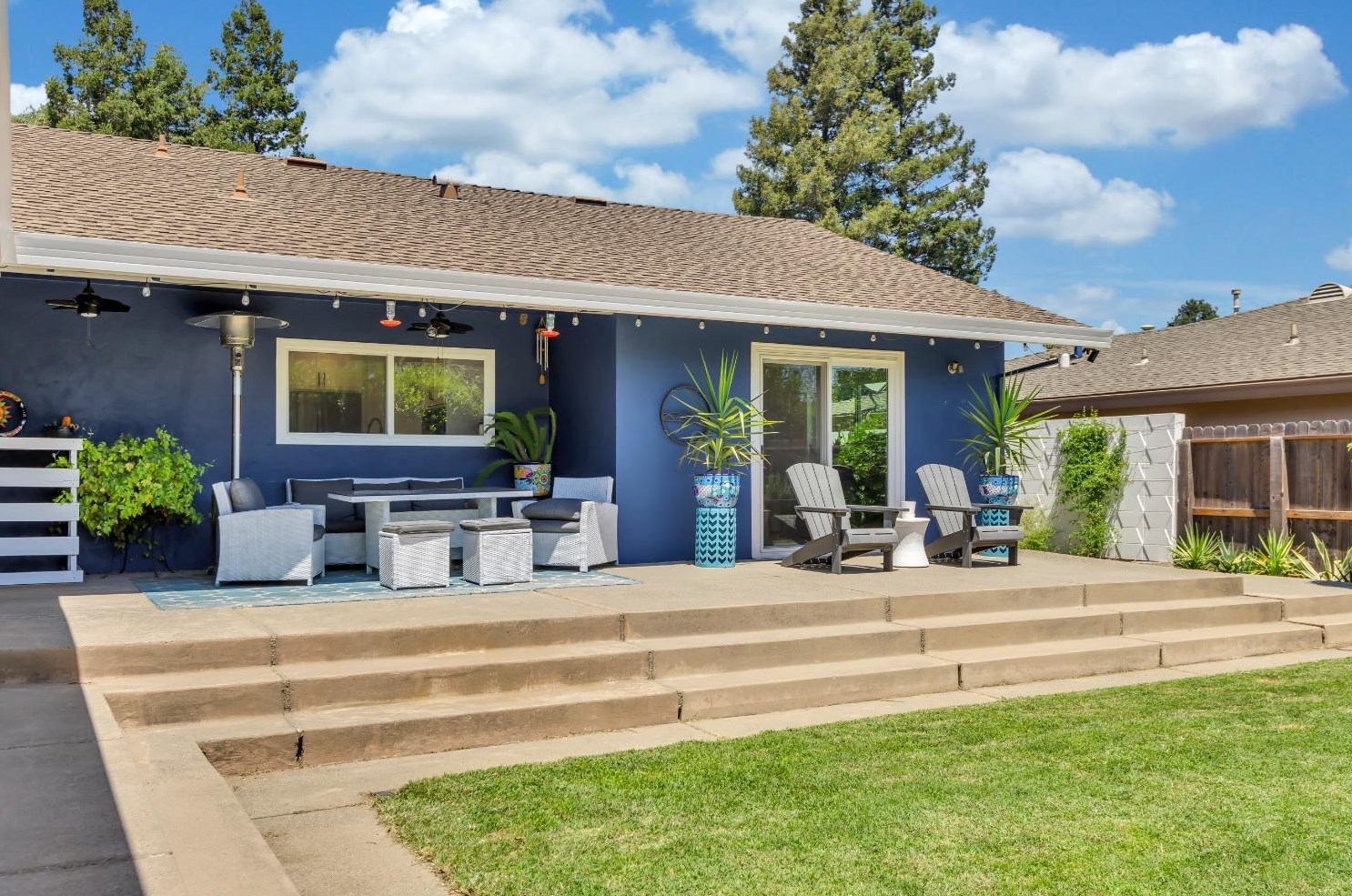 1224 41st Ave, Sacramento CA  95822-2943 exterior