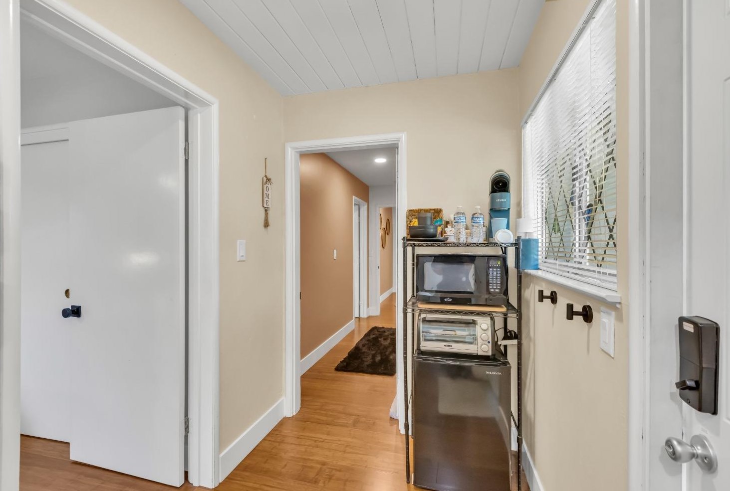 1224 41st Ave, Sacramento CA  95822-2943 exterior