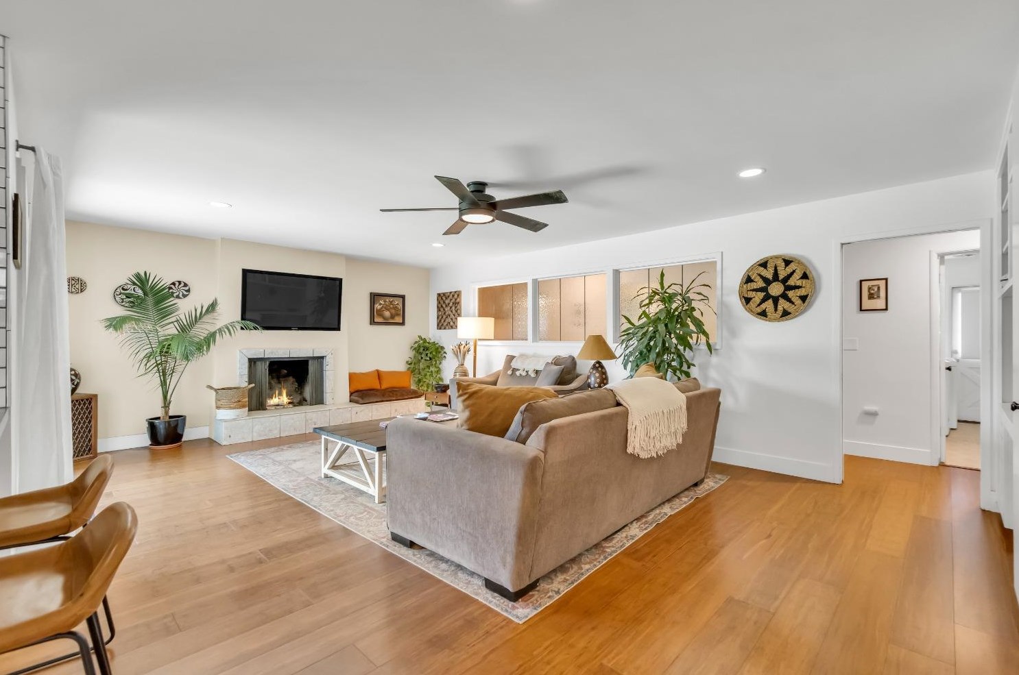 1224 41st Ave, Sacramento CA  95822-2943 exterior