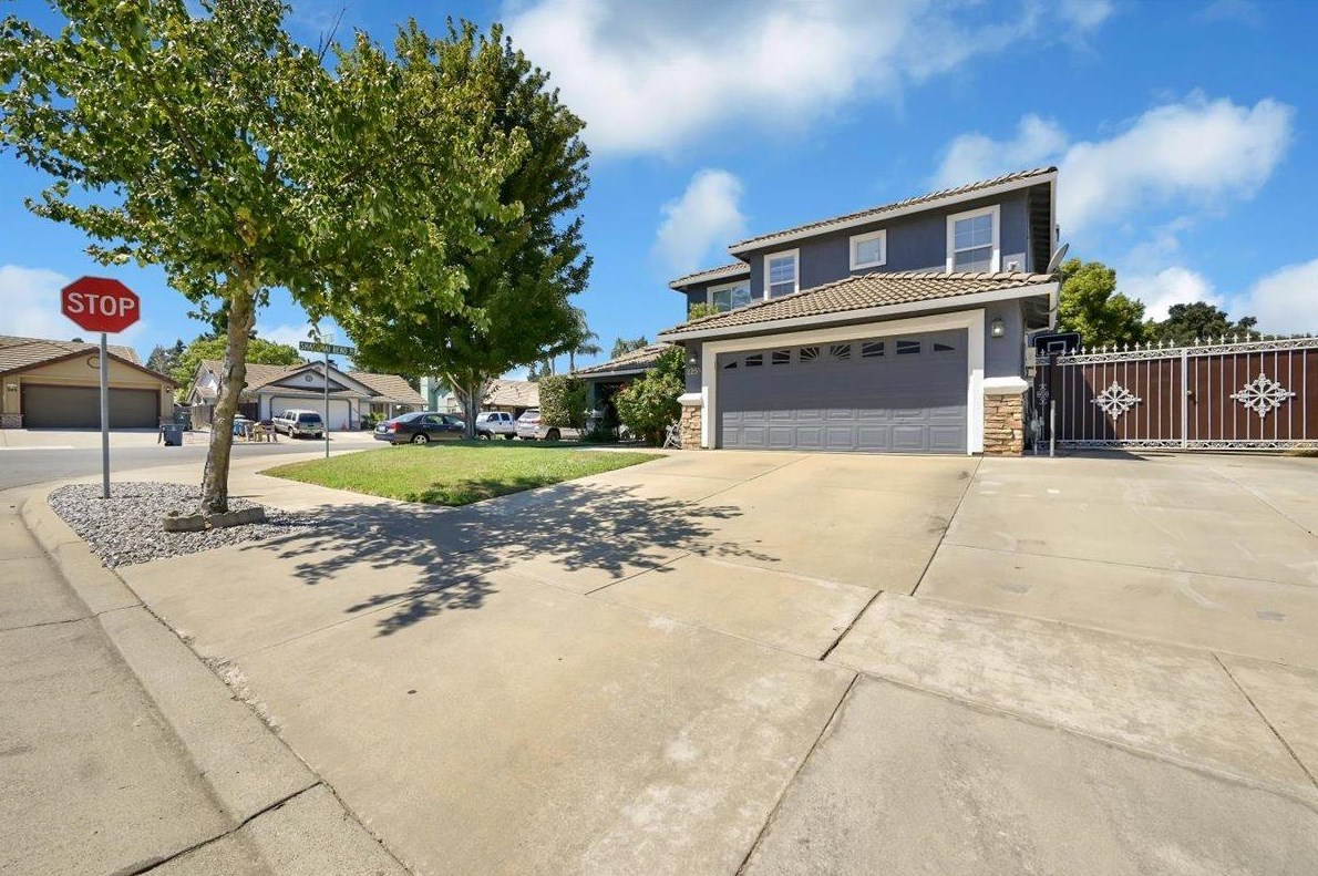 2250 Gold River Dr, Yuba City, CA 95991