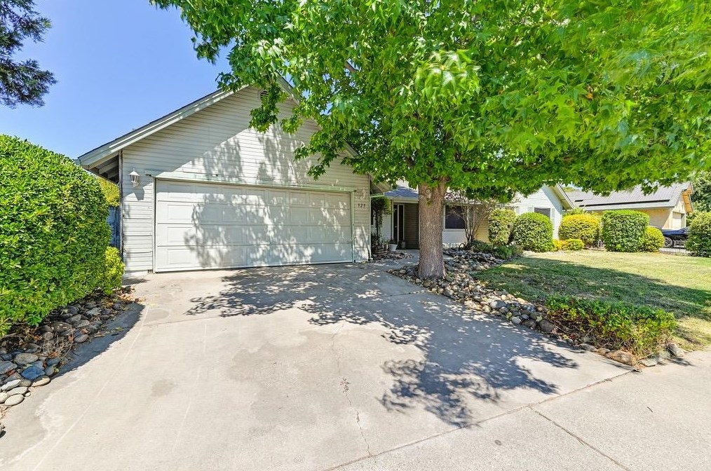 925 Oakview Dr, Yuba City, CA 95991