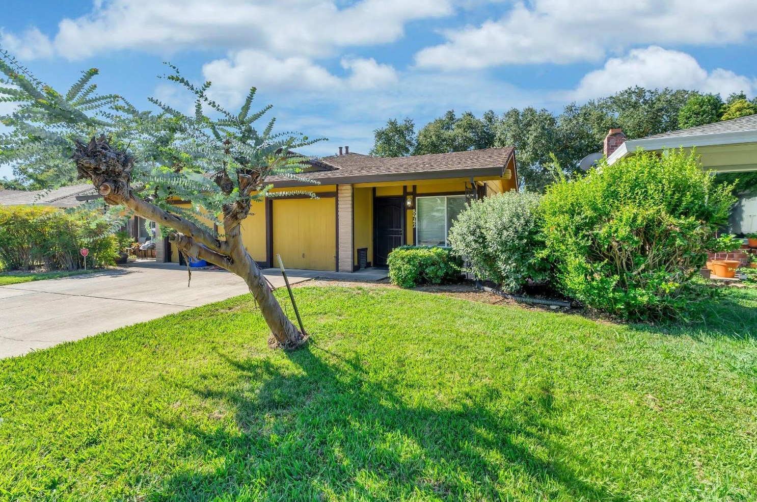 8942 El Mirador Dr, Elk Grove, CA 95624