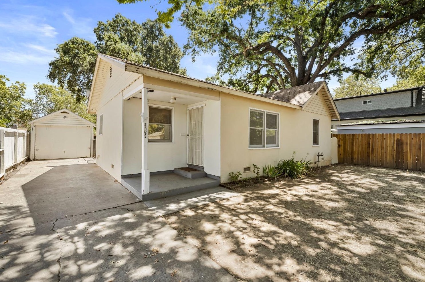 4029 52nd St, Sacramento, CA 95820-3041