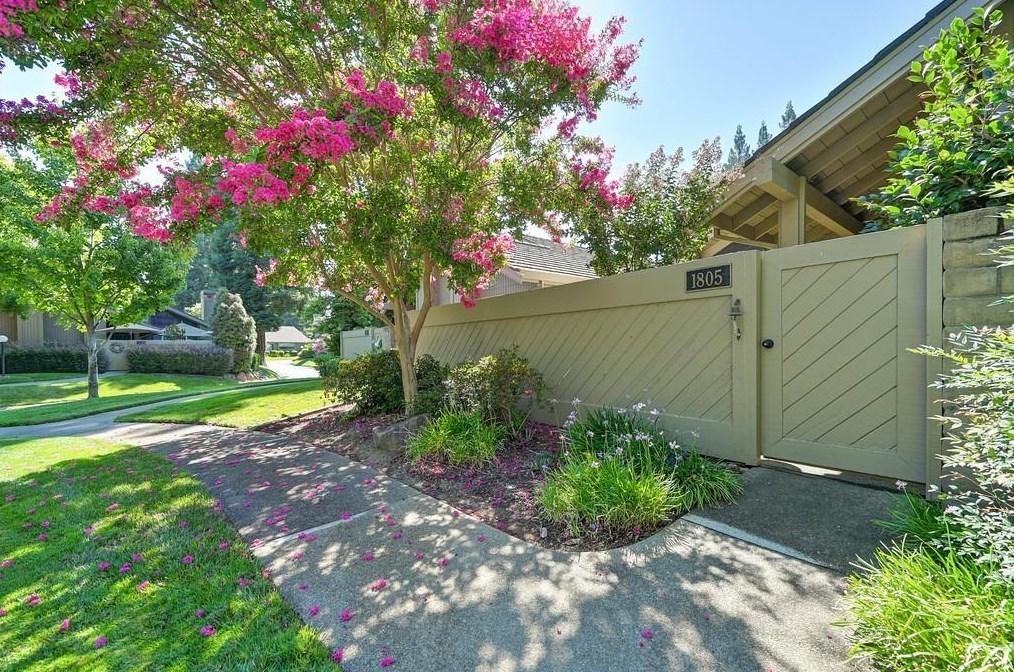 1805 Discovery Village Ln, Rancho Cordova, CA 95670