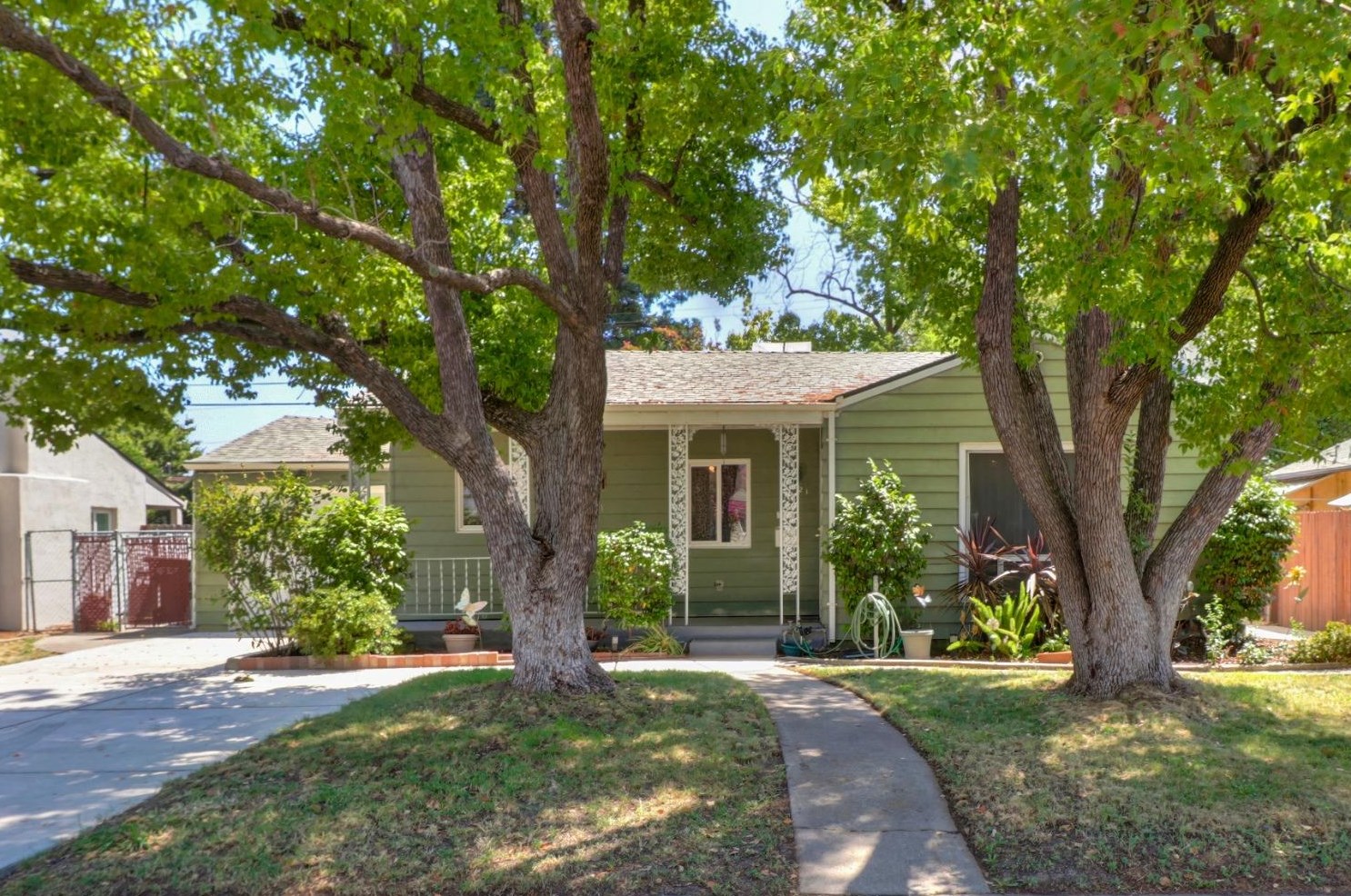 3521 56th St, Sacramento, CA 95820-2340