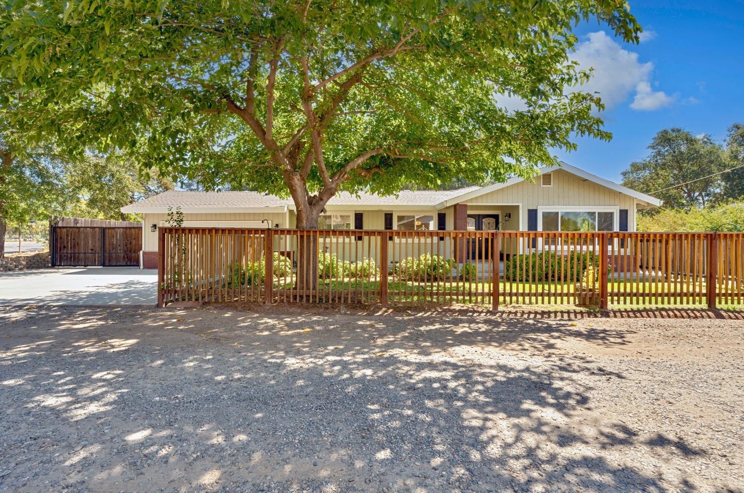 4520 Live Oak St, Carmichael, CA 95608