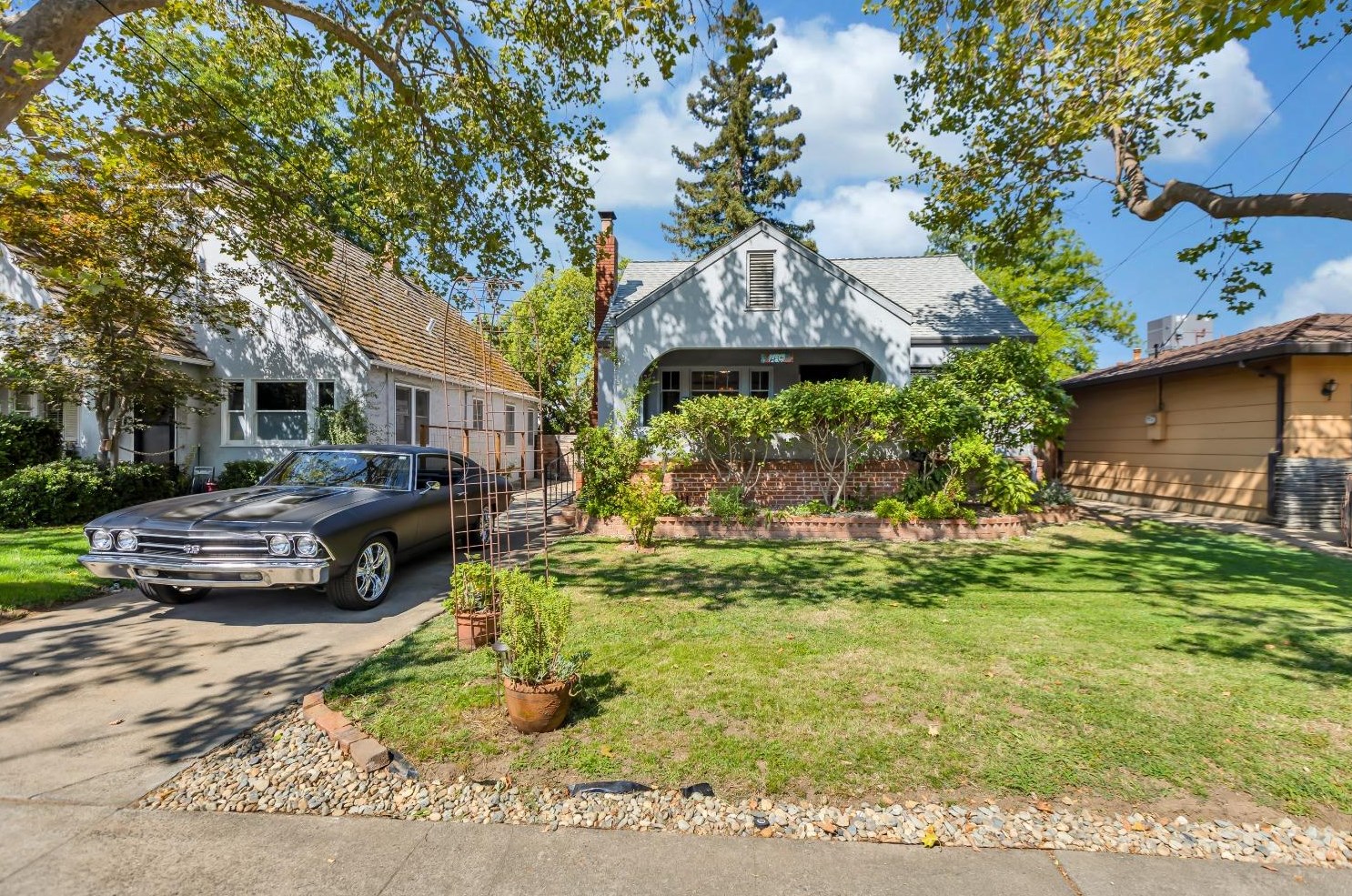 2604 59th St, Sacramento, CA 95817-1748
