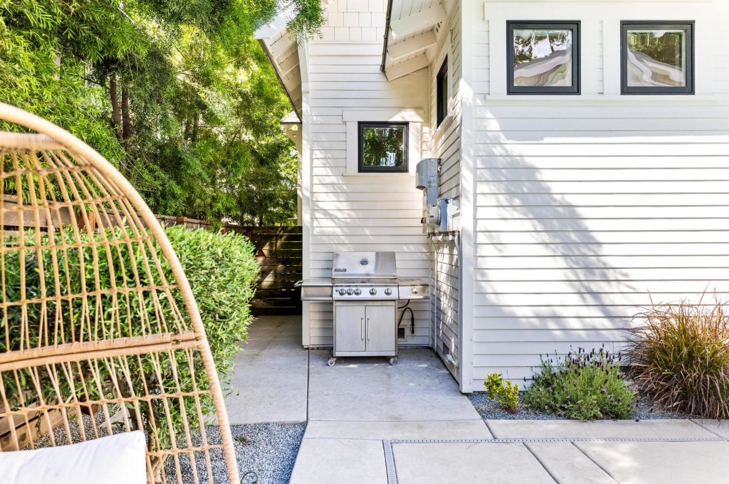 2340 Castro Way, Sacramento CA  95818-3234 exterior