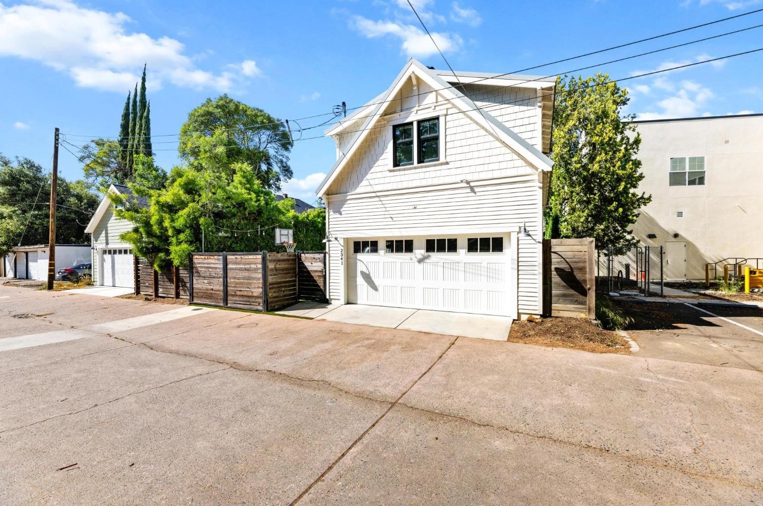 2340 Castro Way, Sacramento CA  95818-3234 exterior
