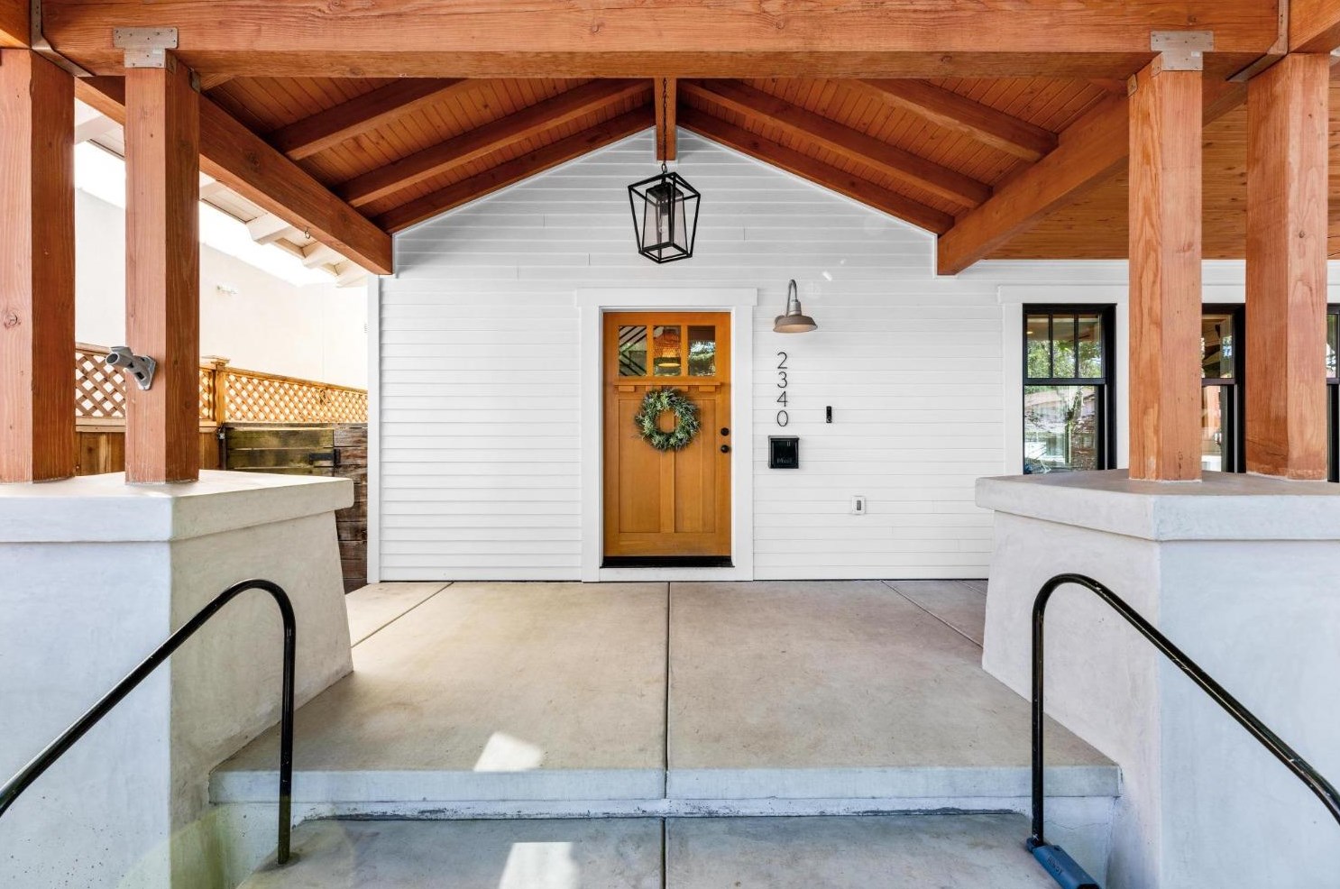 2340 Castro Way, Sacramento CA  95818-3234 exterior