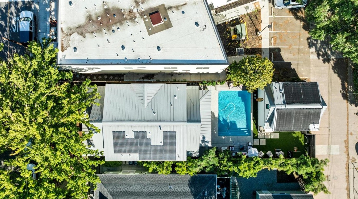 2340 Castro Way, Sacramento CA  95818-3234 exterior