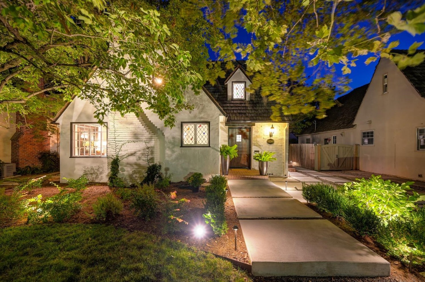 1130 Robertson Way, Sacramento, CA 95818-3703