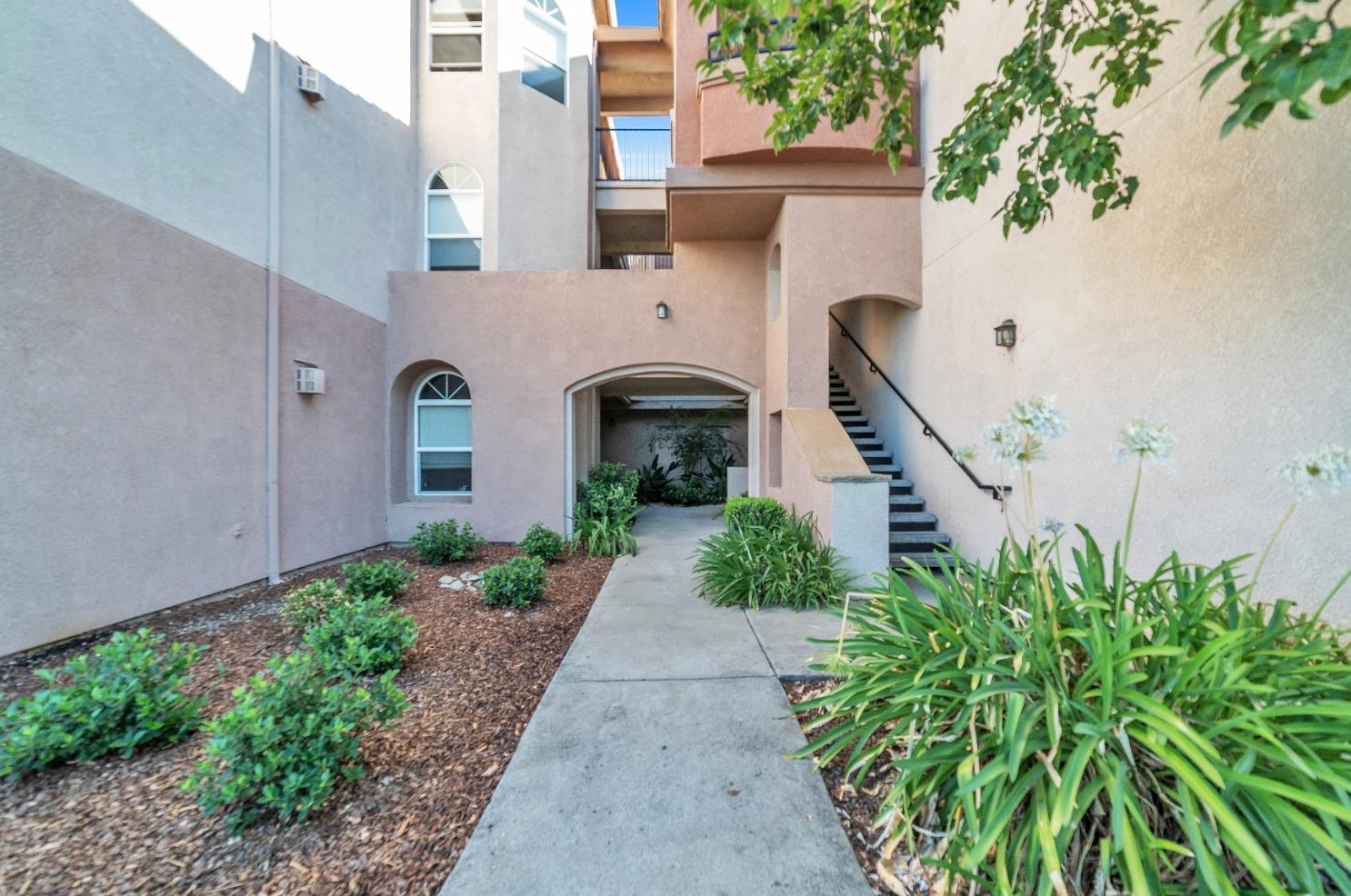 400 Moon Cir #422, Folsom, CA 95630