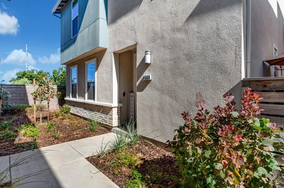4508 Ocean Ln, Elk Grove, CA 95757