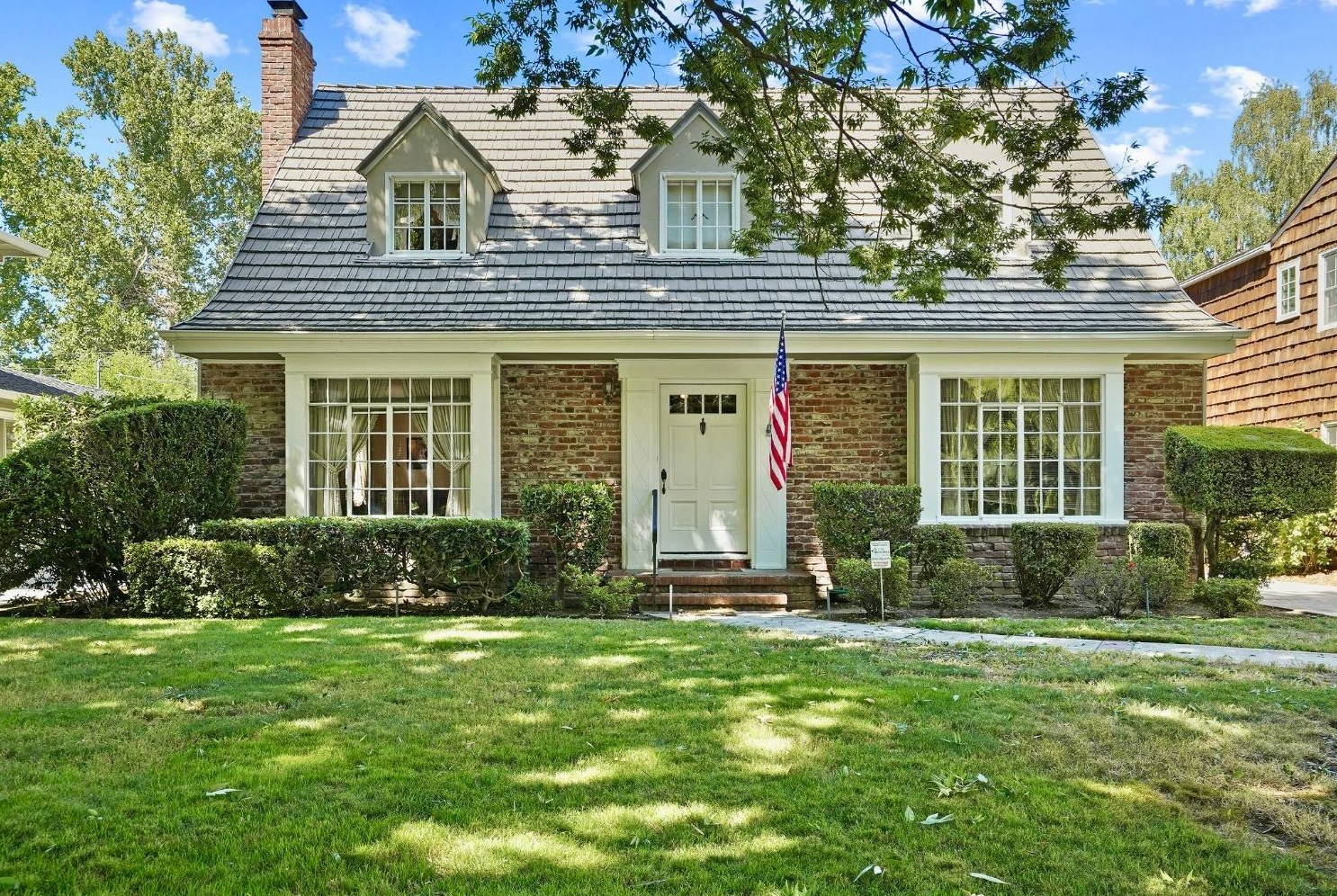1067 11th Ave, Sacramento, CA 95818-4014
