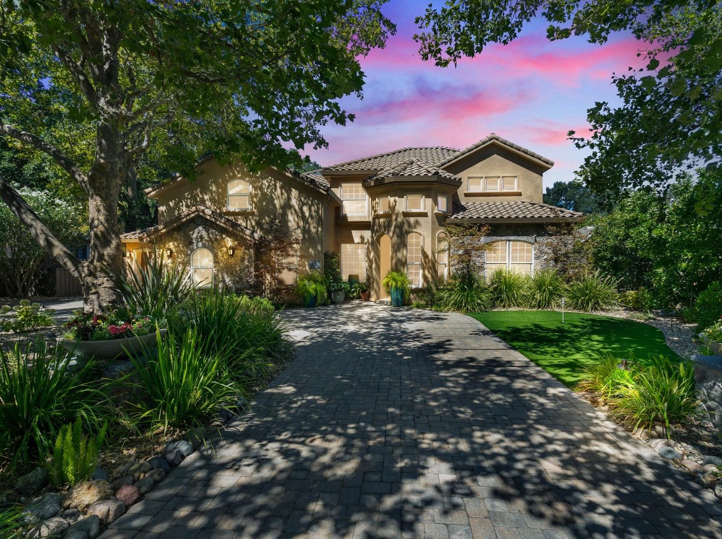 3745 Marshall Ave, Carmichael, CA 95608
