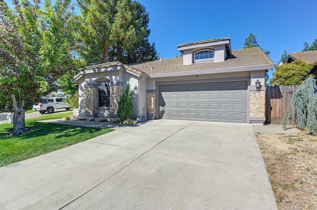 10104 Brighton Oaks Ct, Elk Grove, CA 95624