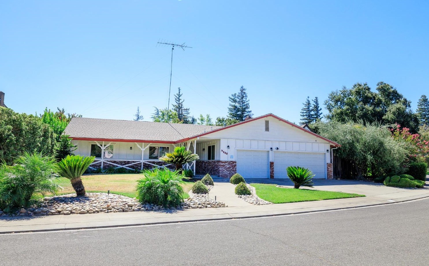 6848 Zerillo Dr, Riverbank, CA 95367