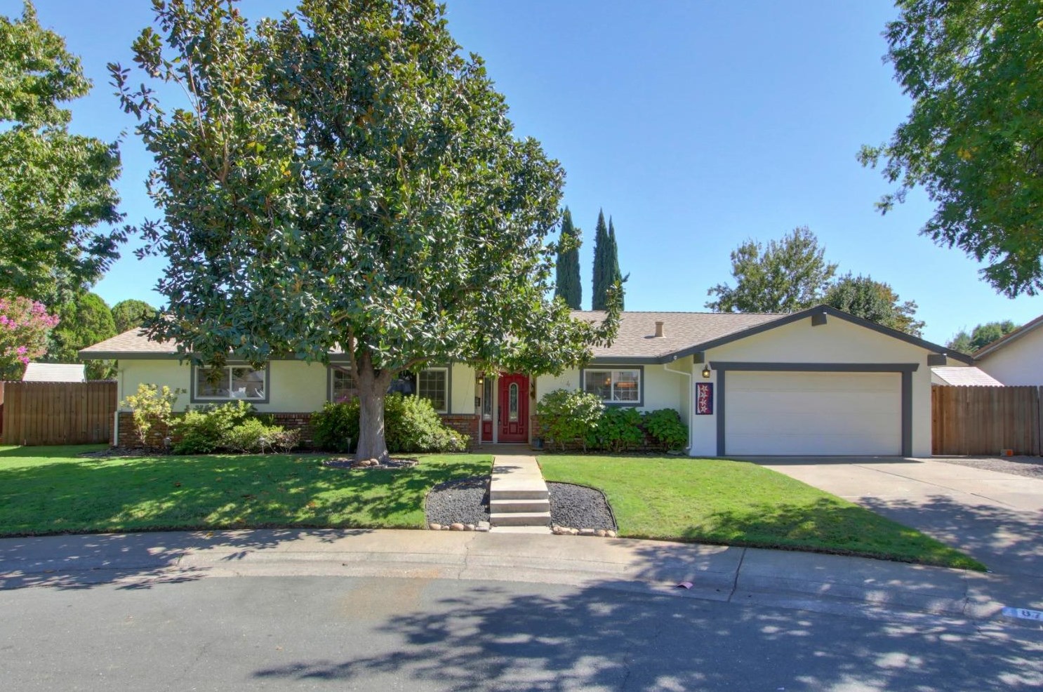 8774 Sapphire Ct, Elk Grove, CA 95624