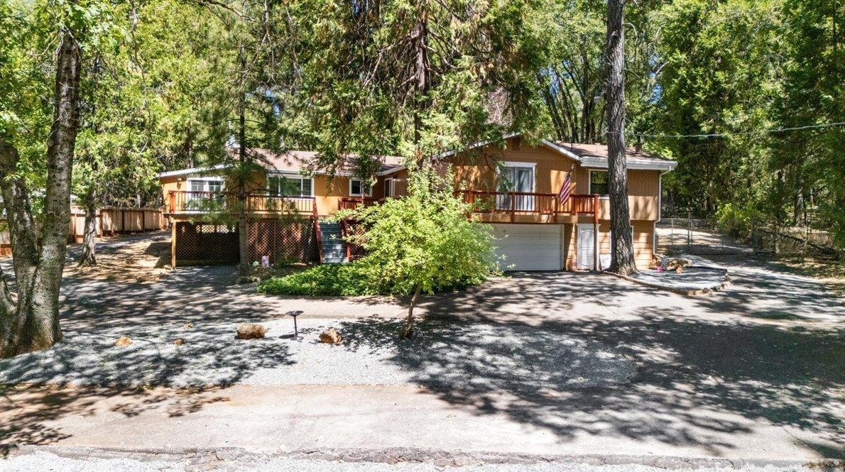 20665 Cedar View Dr, Michigan Bluff, CA 95631