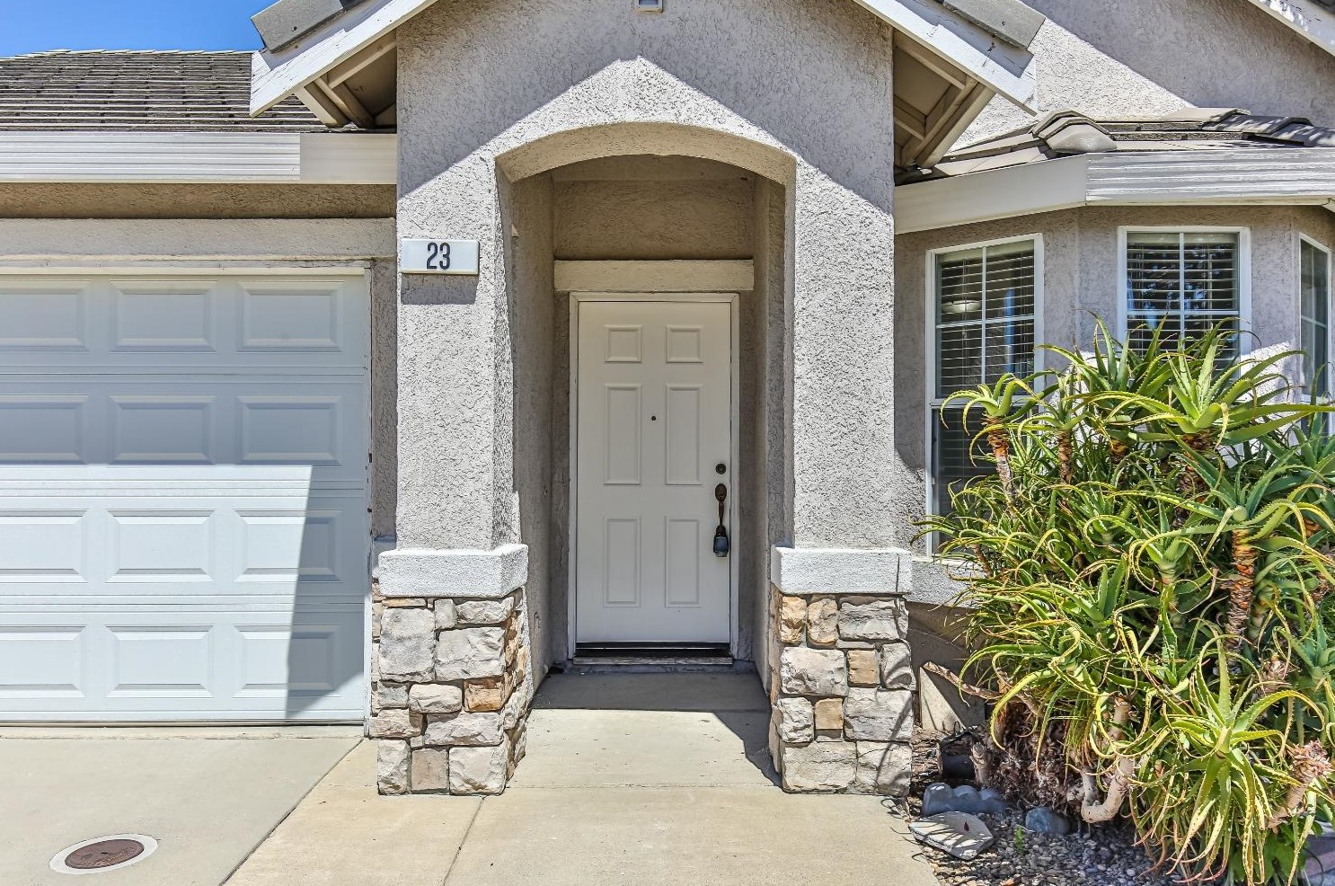 23 Sinskey Ct, Elk Grove, CA 95758