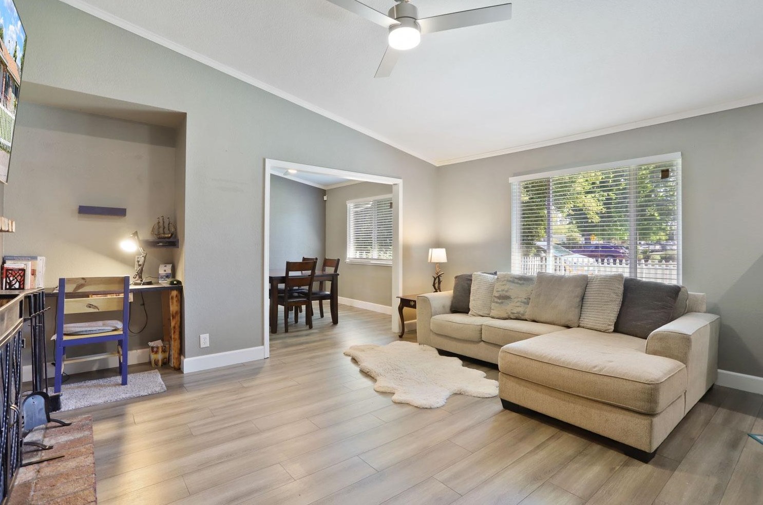 6141 Dry Creek Rd, Rio Linda, CA 95673