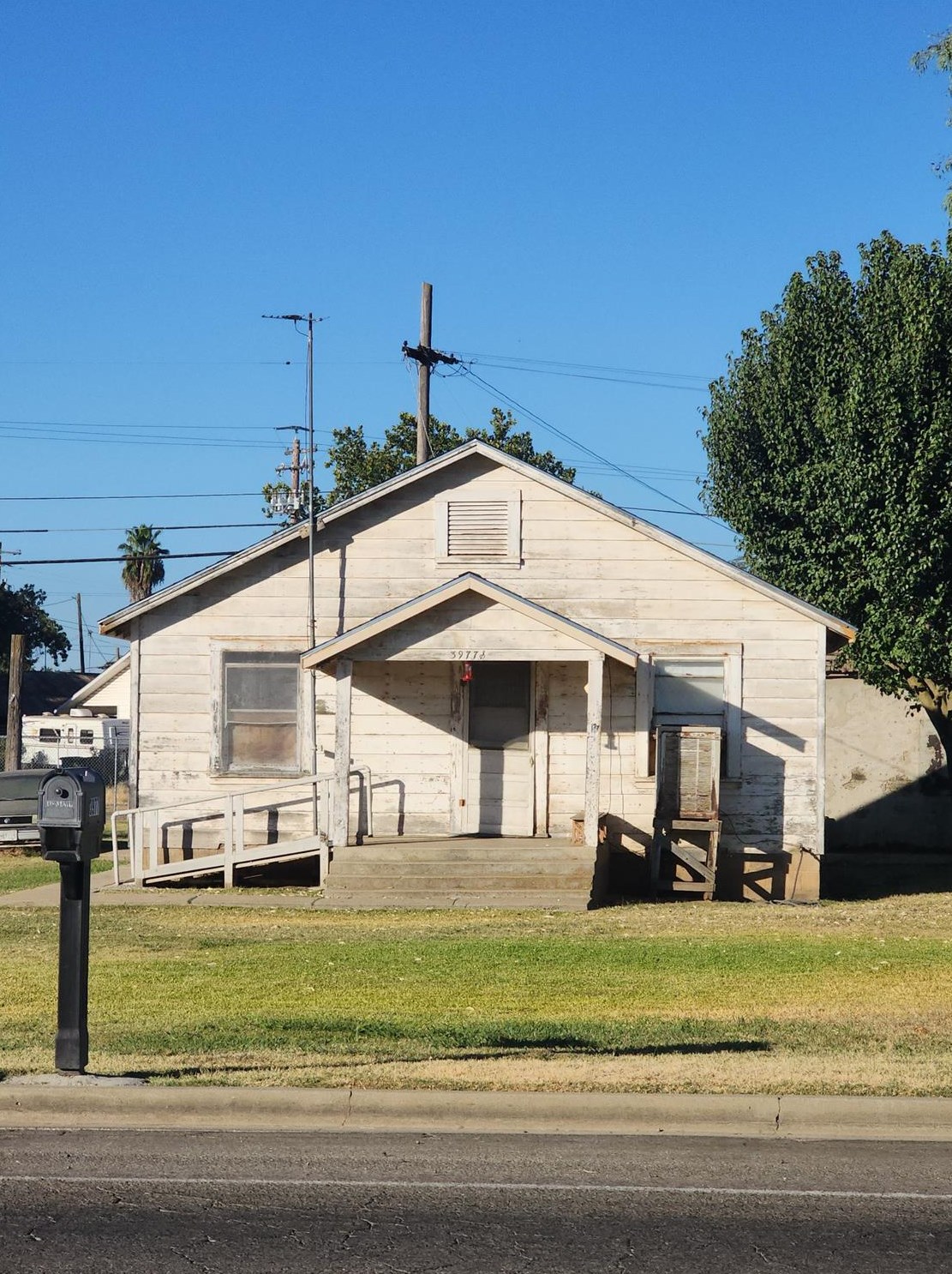 3977 Santa Fe Ave, Le Grand, CA 95333
