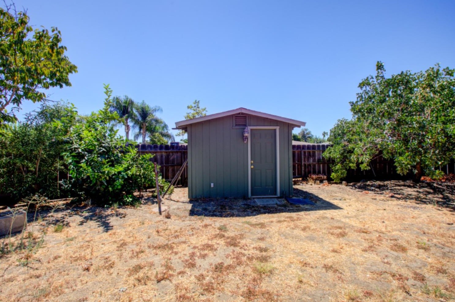 9073 Latham Dr, Planada, CA 95365