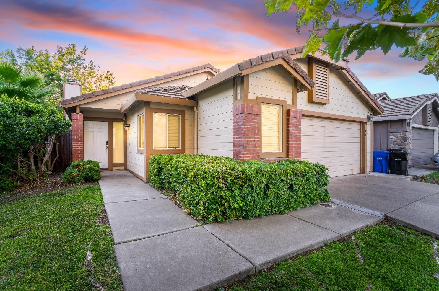 9144 Laguna Center Cir, Elk Grove, CA 95758