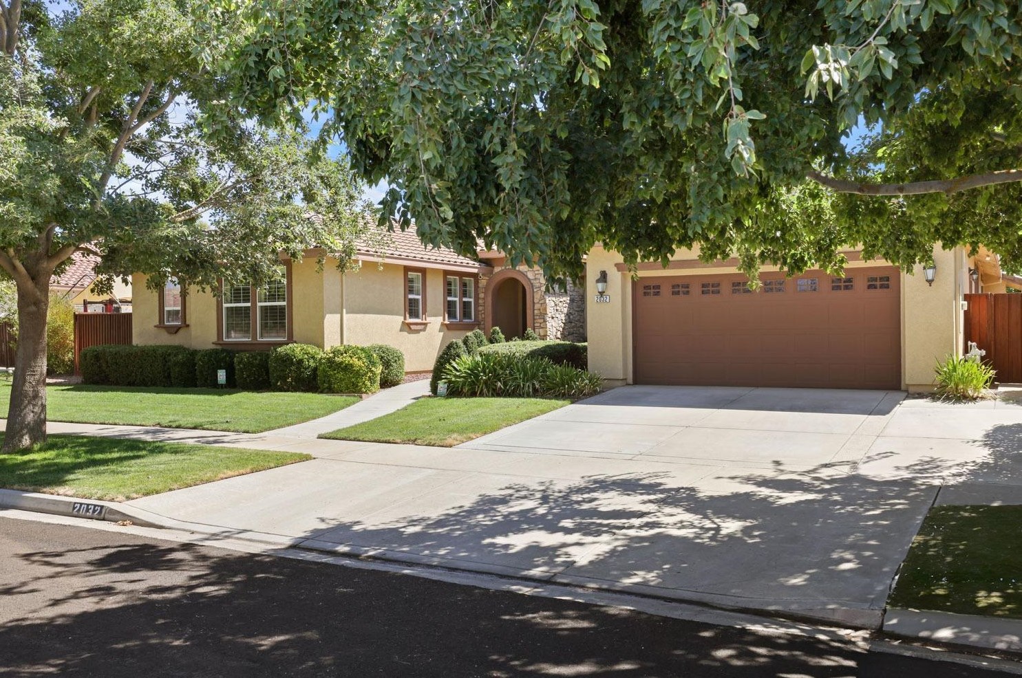 2032 Mariposa Dr, Hughson, CA 95326