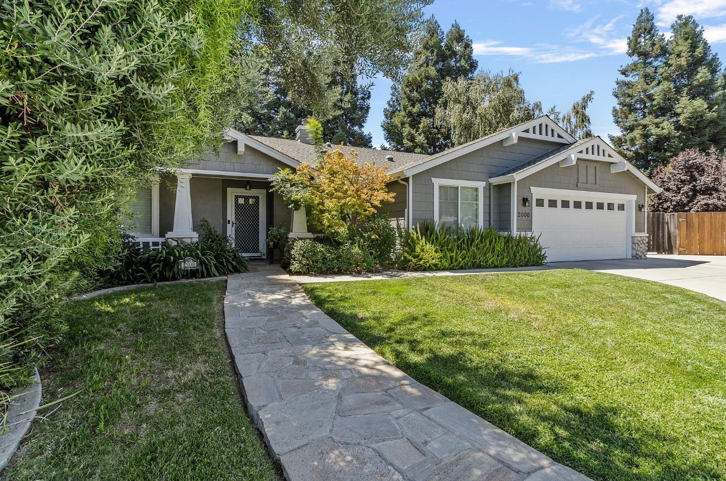 2000 Centennial Ct, Modesto, CA 95357